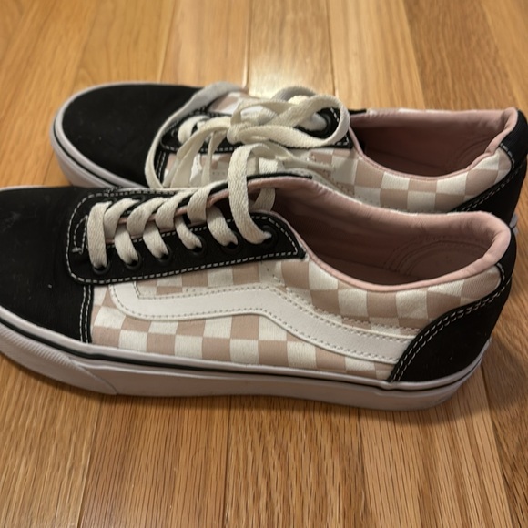 vans - Picture 4 of 6